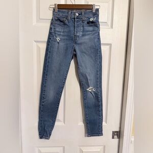 Levi's Wedgie Skinny Jeans